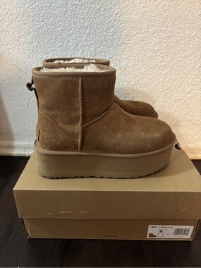 UGG Chestnut Classic Mini Platform Boots size 6 NIB
